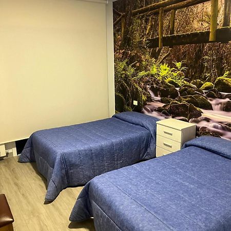 Hostal Y Albergue Carpinteiras Rodeiro Kültér fotó